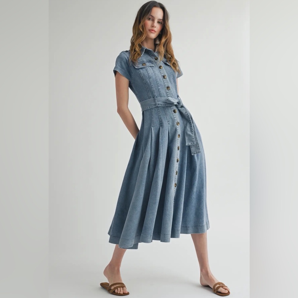 Button-Front Denim Midi Dress with Tie Belt - Blue
Brand is Camellia